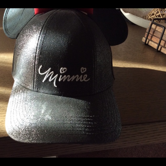 Glitterty Minnie Mouse Cap with Ears - Picture 5 of 7